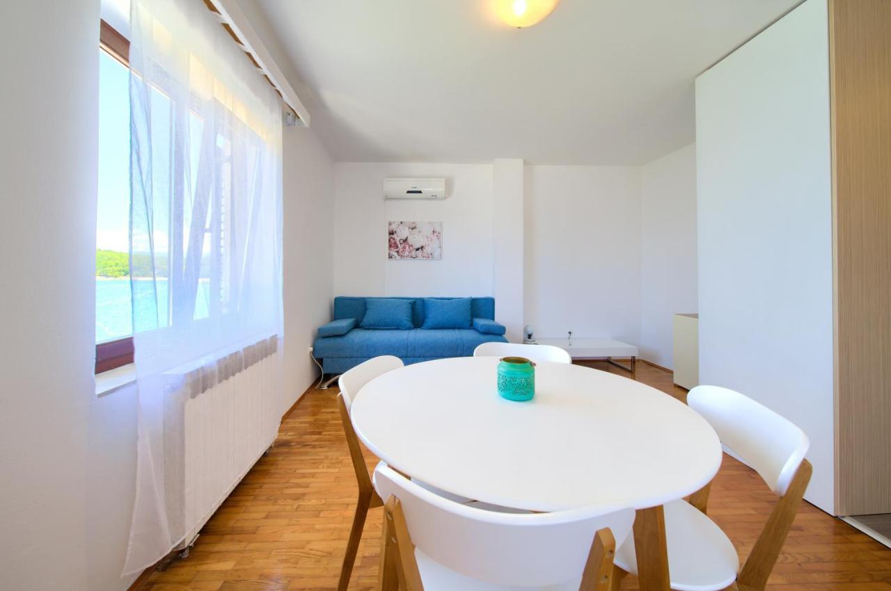 Apartments Dundo นยีวีเซ ภายนอก รูปภาพ