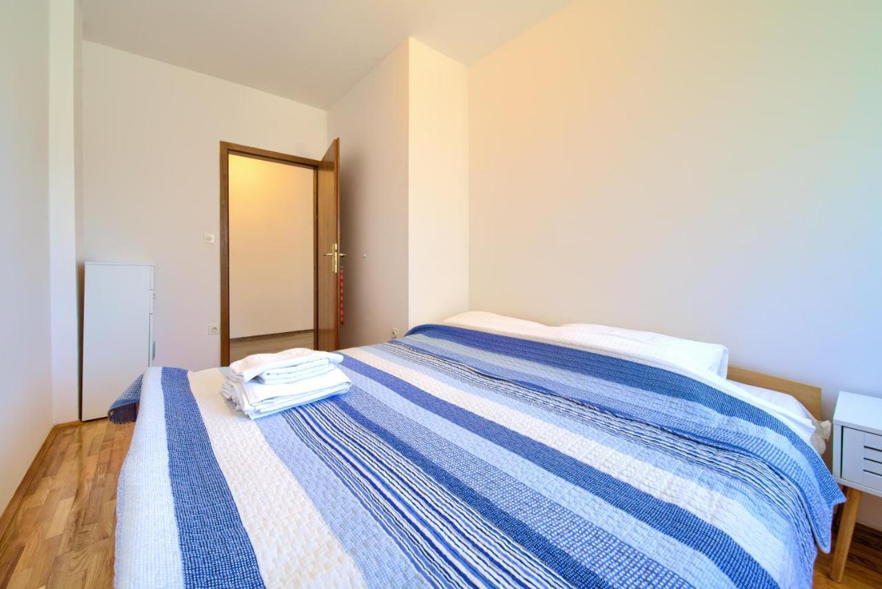 Apartments Dundo นยีวีเซ ภายนอก รูปภาพ